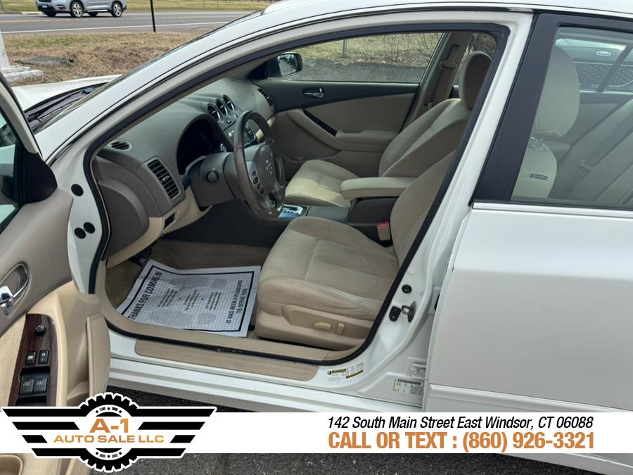 2010 Nissan Altima 2.5 photo