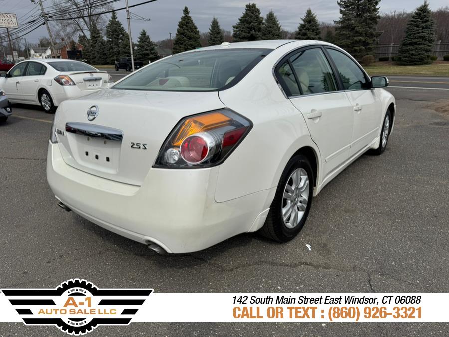 2010 Nissan Altima 2.5 photo
