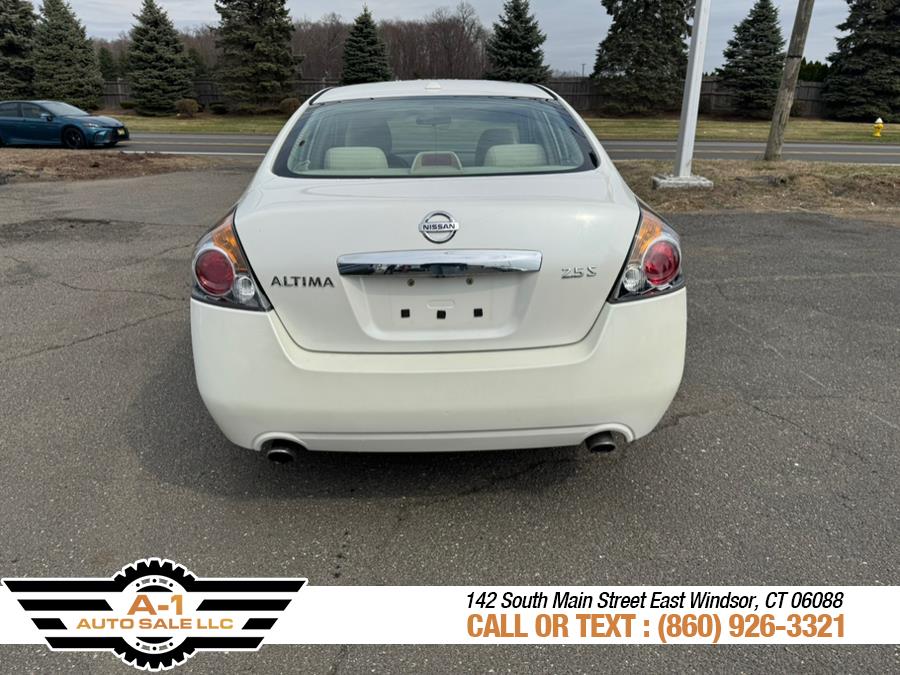 2010 Nissan Altima 2.5 photo