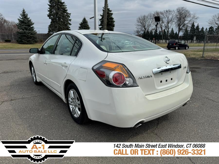 2010 Nissan Altima 2.5 photo