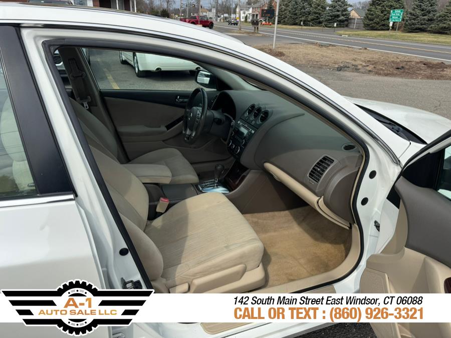 2010 Nissan Altima 2.5 photo