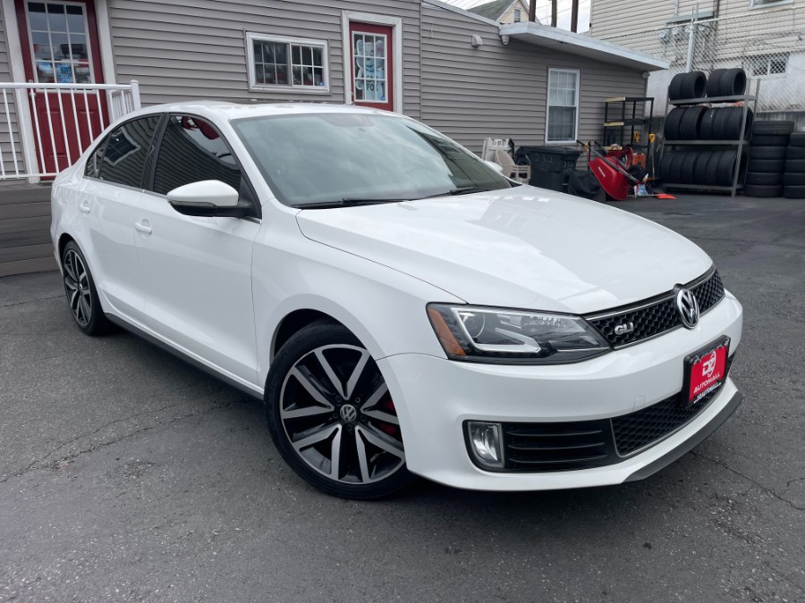 2013 Volkswagen Jetta GLI photo