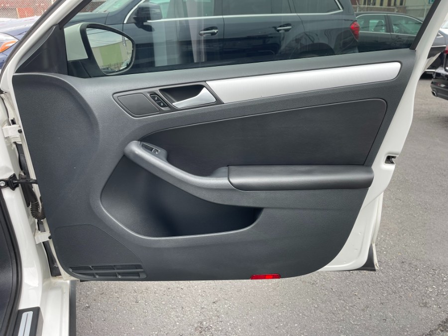 2013 Volkswagen Jetta GLI photo