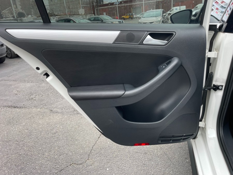 2013 Volkswagen Jetta GLI photo