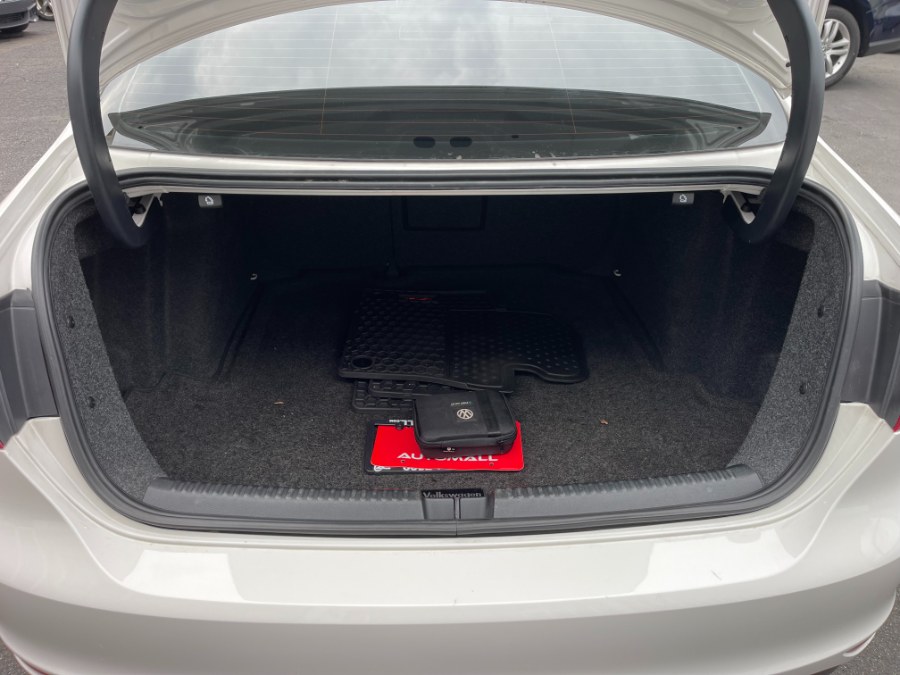 2013 Volkswagen Jetta GLI photo