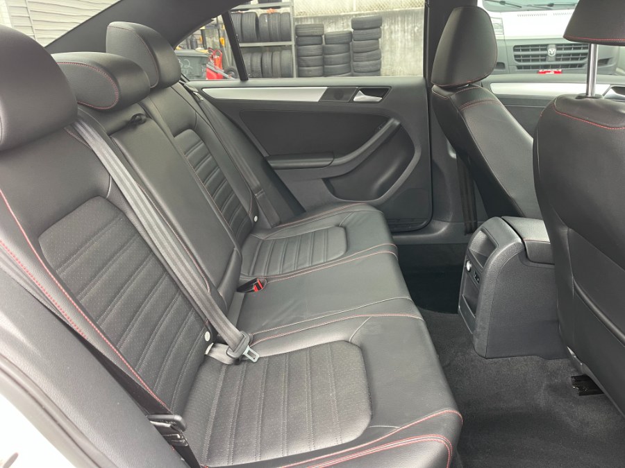 2013 Volkswagen Jetta GLI photo