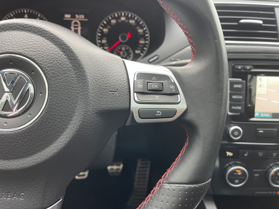 2013 Volkswagen Jetta GLI photo