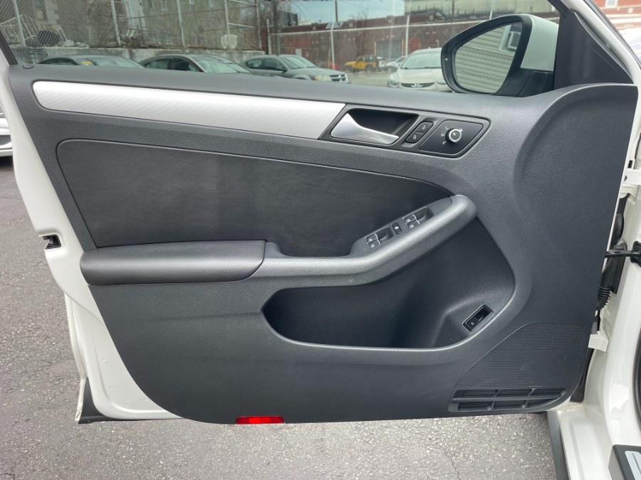2013 Volkswagen Jetta GLI photo