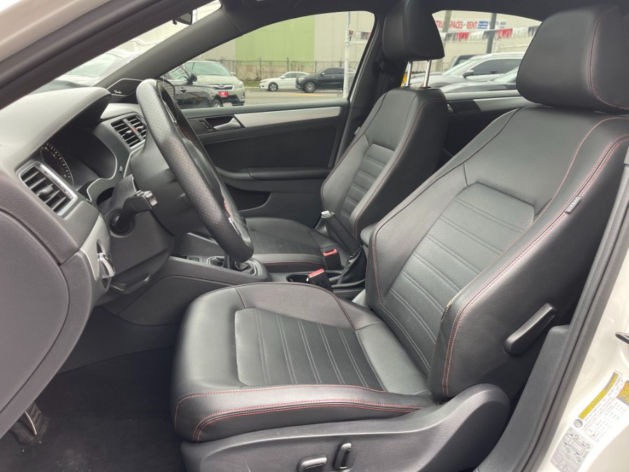 2013 Volkswagen Jetta GLI photo