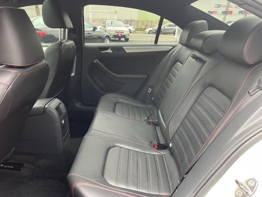 2013 Volkswagen Jetta GLI photo