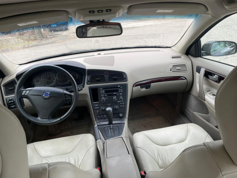 2004 Volvo S60 2.4 photo