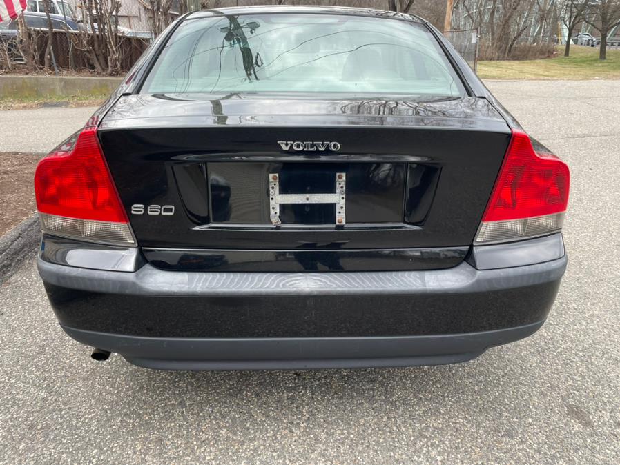 2004 Volvo S60 2.4 photo