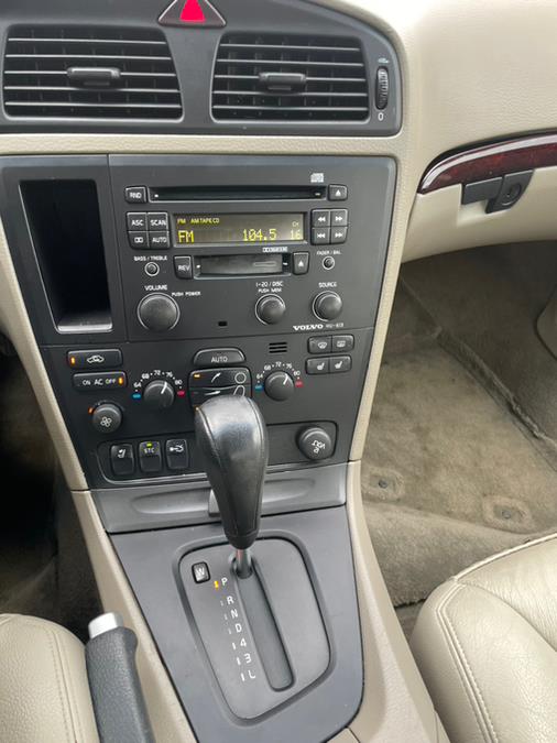 2004 Volvo S60 2.4 photo