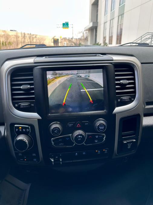 2018 RAM 1500 Big Horn 4x4 Quad Cab 6''4