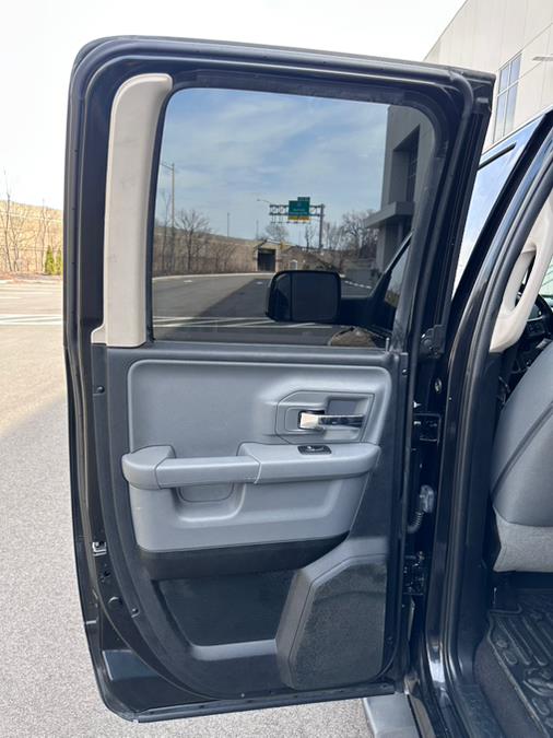 2018 RAM 1500 Big Horn 4x4 Quad Cab 6''4