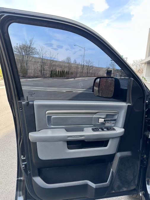 2018 RAM 1500 Big Horn 4x4 Quad Cab 6''4