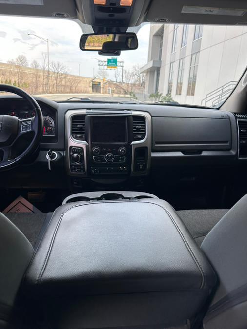 2018 RAM 1500 Big Horn 4x4 Quad Cab 6''4