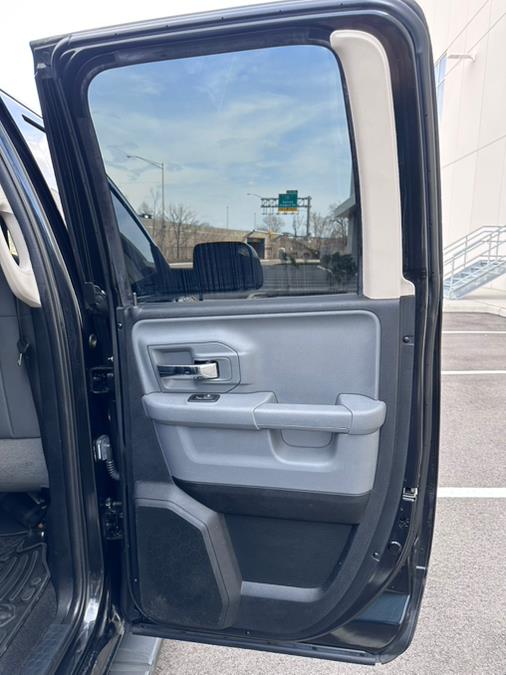 2018 RAM 1500 Big Horn 4x4 Quad Cab 6''4