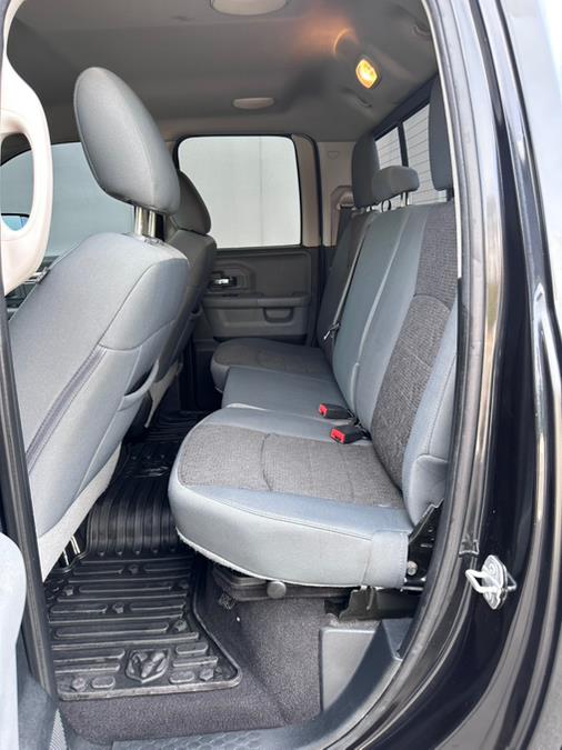 2018 RAM 1500 Big Horn 4x4 Quad Cab 6''4