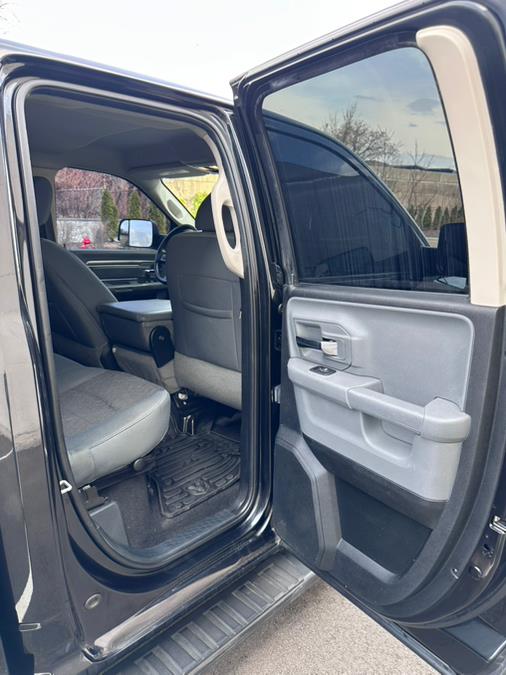 2018 RAM 1500 Big Horn 4x4 Quad Cab 6''4