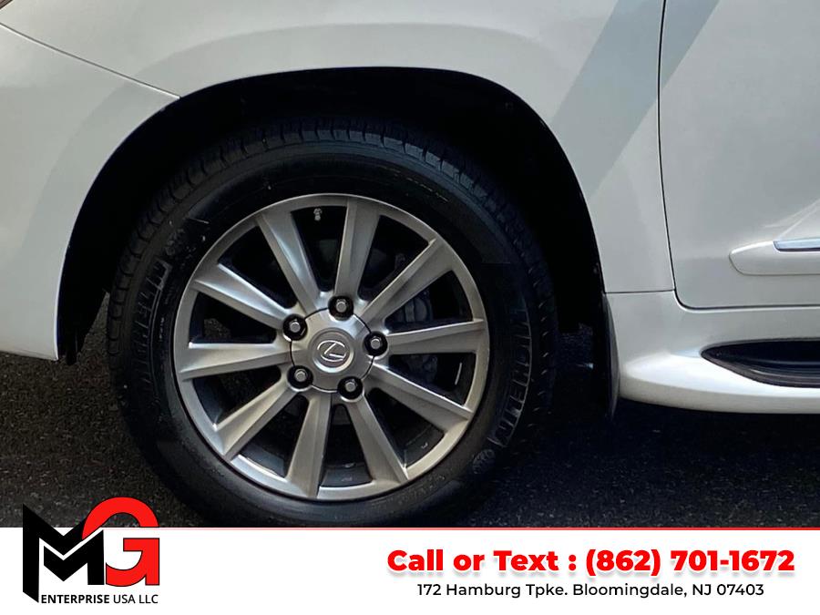 2010 Lexus LX 570 photo