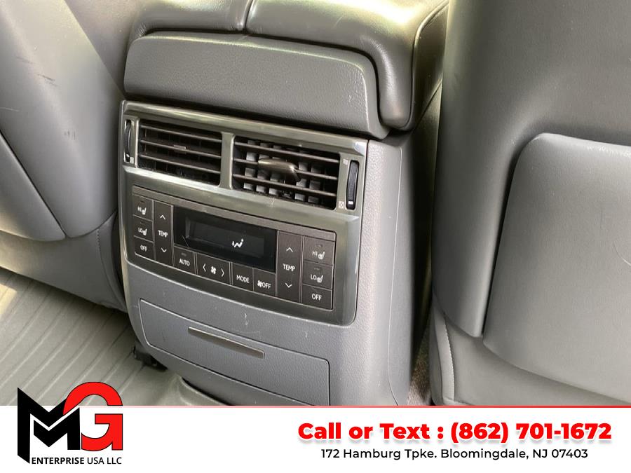 2010 Lexus LX 570 photo