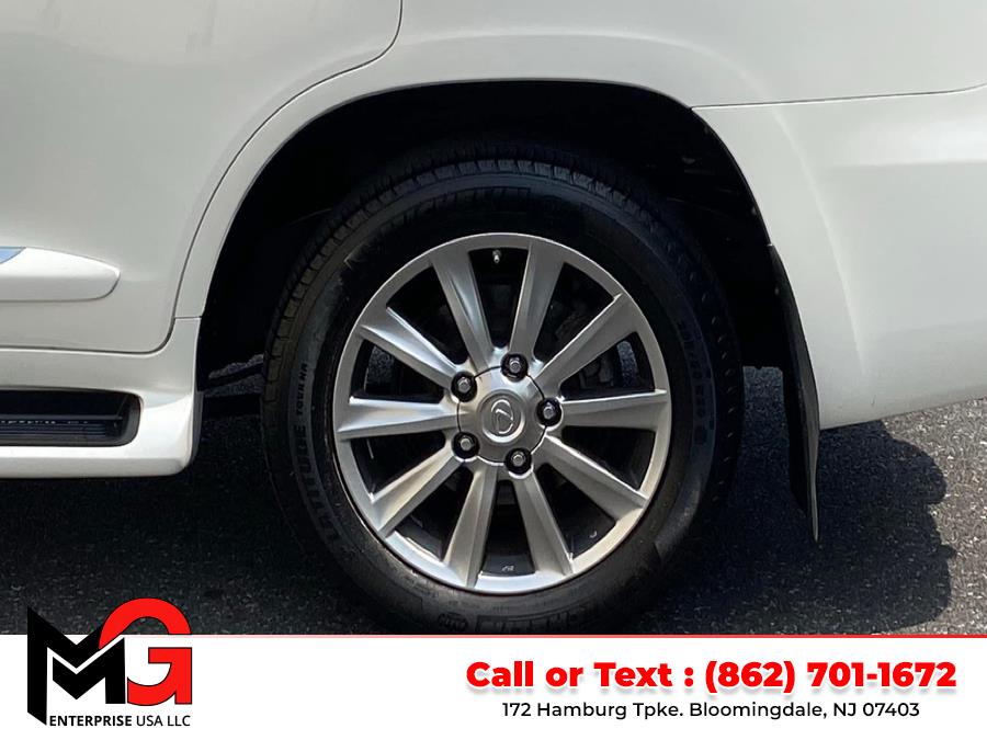 2010 Lexus LX 570 photo