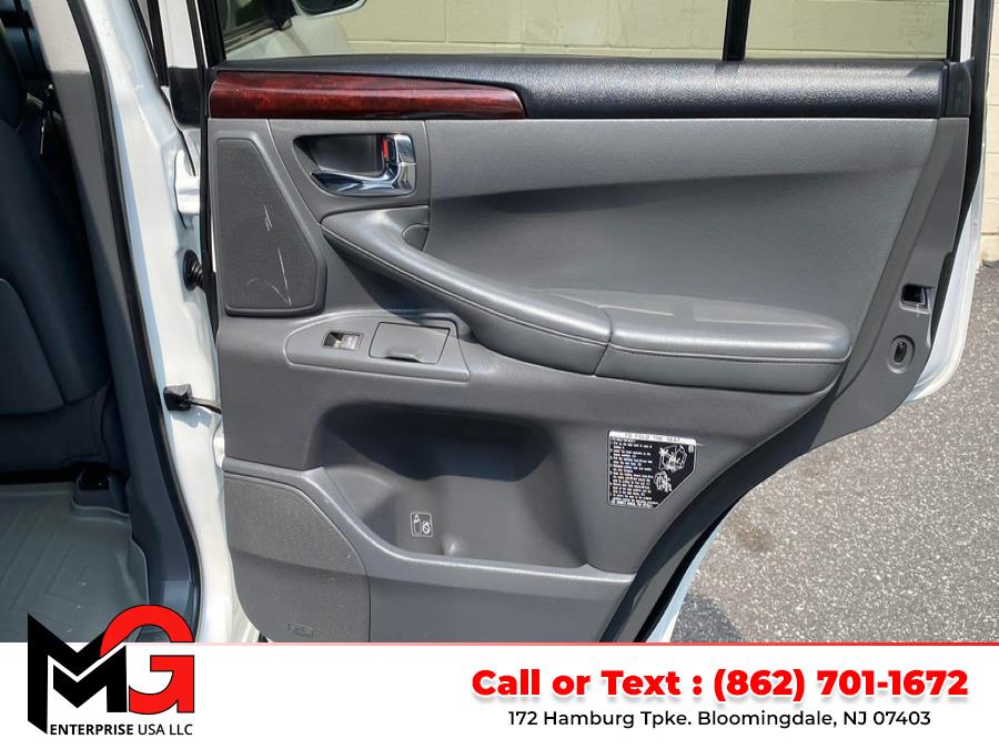 2010 Lexus LX 570 photo