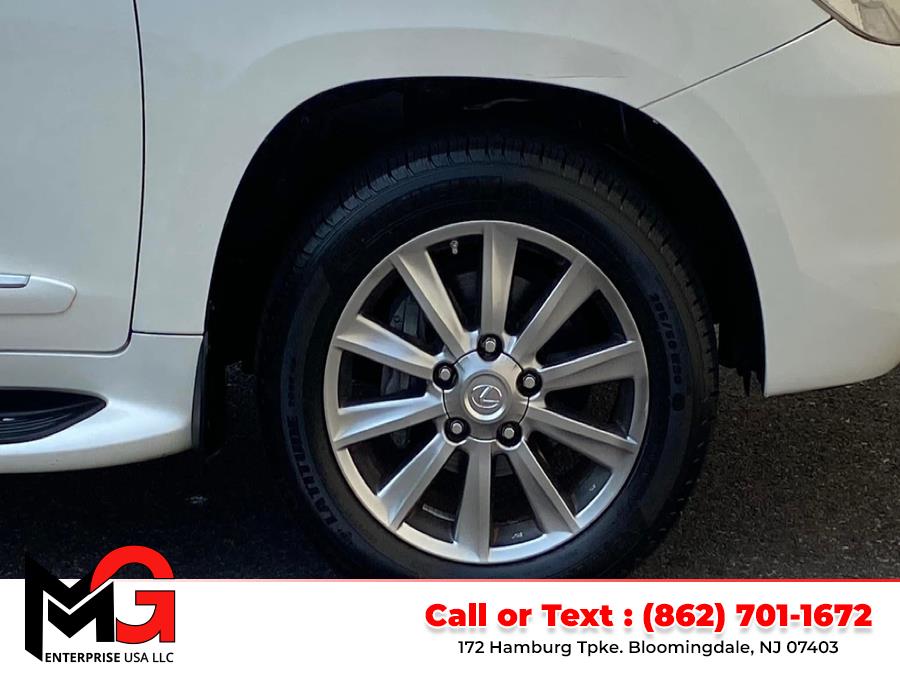 2010 Lexus LX 570 photo
