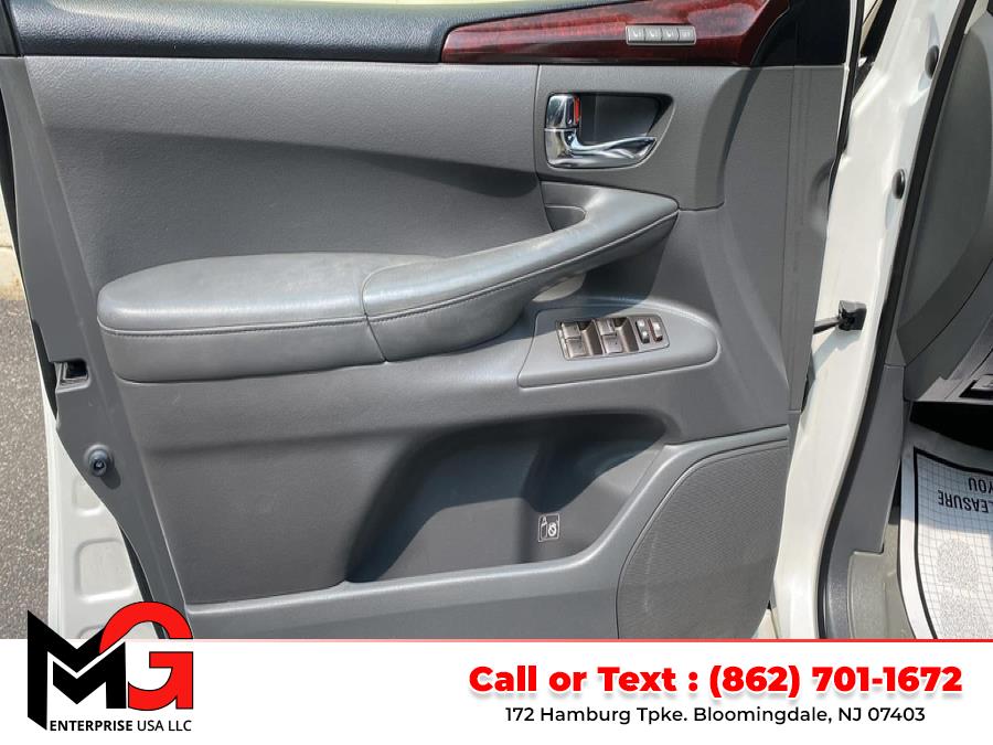 2010 Lexus LX 570 photo