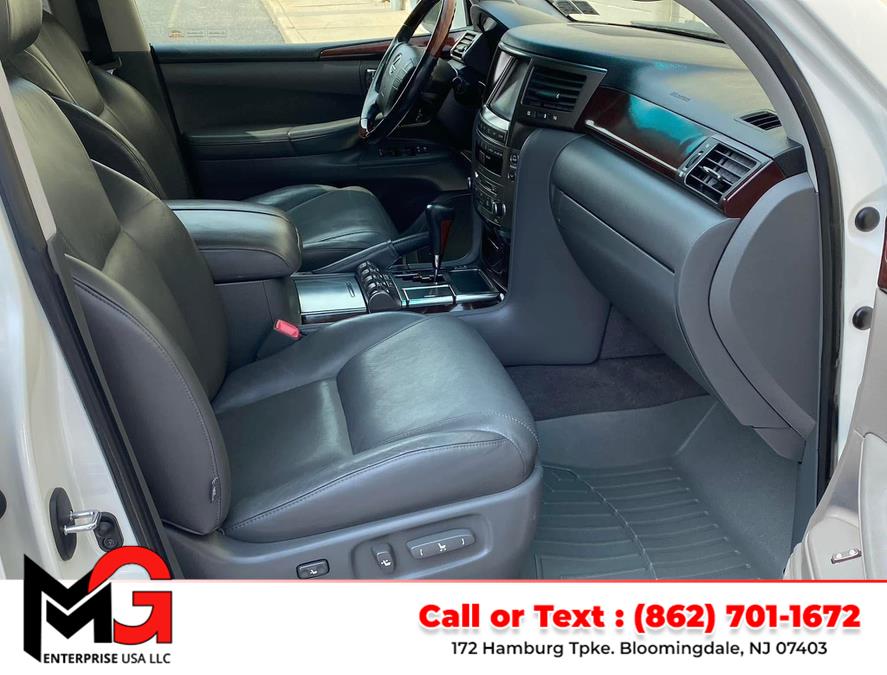 2010 Lexus LX 570 photo