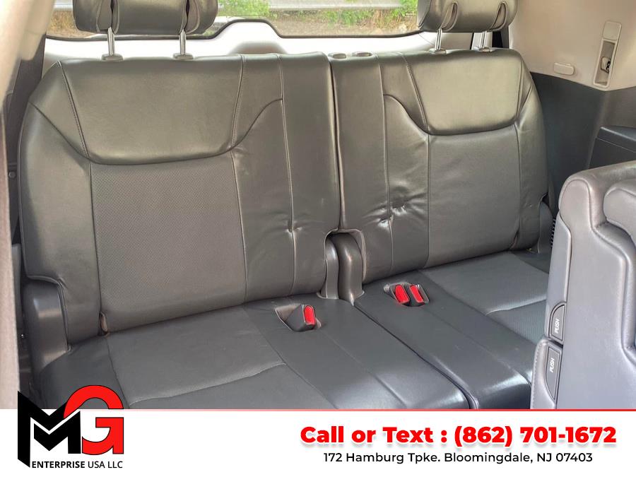 2010 Lexus LX 570 photo