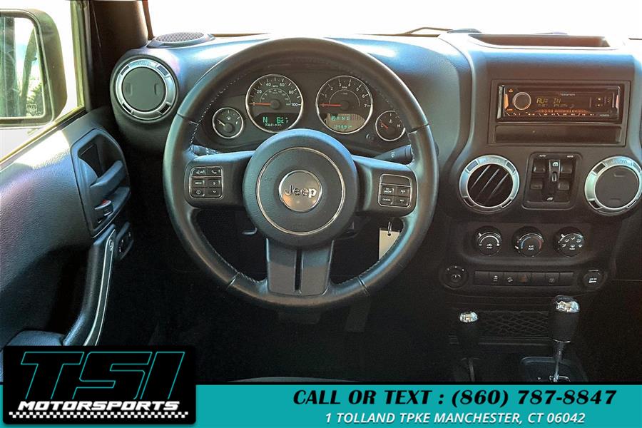 2016 Jeep Wrangler Unlimited 4WD 4dr Sahara photo