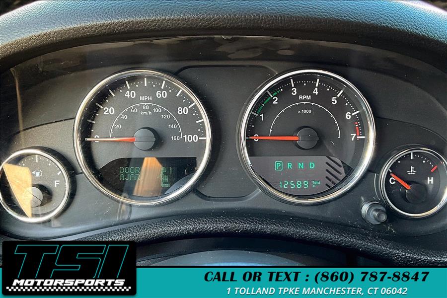 2016 Jeep Wrangler Unlimited 4WD 4dr Sahara photo