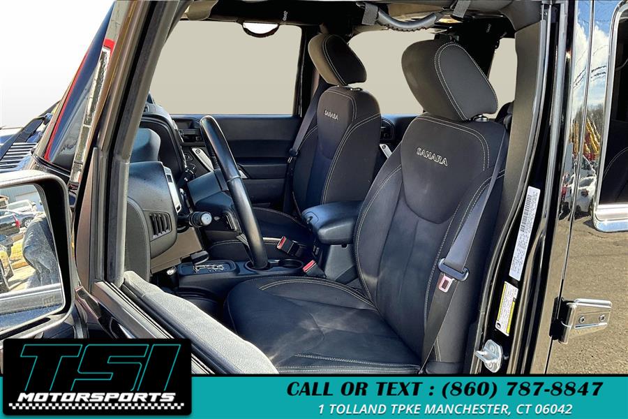 2016 Jeep Wrangler Unlimited 4WD 4dr Sahara photo