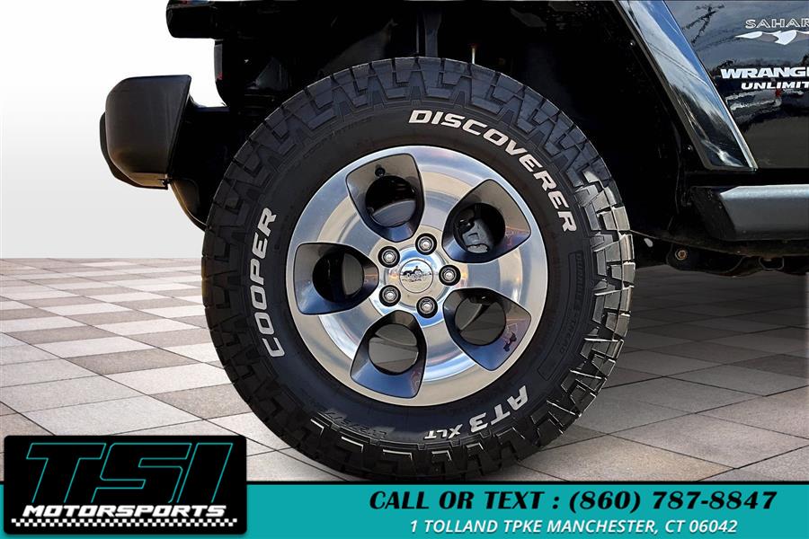 2016 Jeep Wrangler Unlimited 4WD 4dr Sahara photo