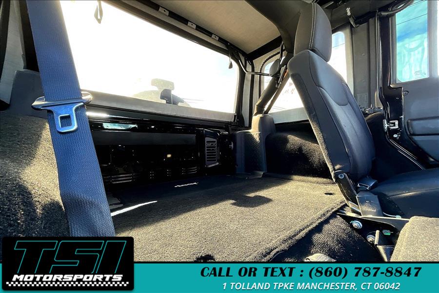 2016 Jeep Wrangler Unlimited 4WD 4dr Sahara photo