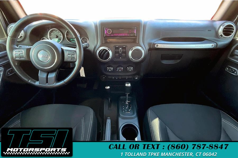2016 Jeep Wrangler Unlimited 4WD 4dr Sahara photo