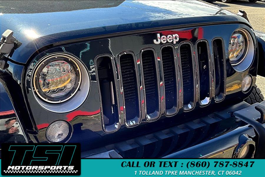 2016 Jeep Wrangler Unlimited 4WD 4dr Sahara photo