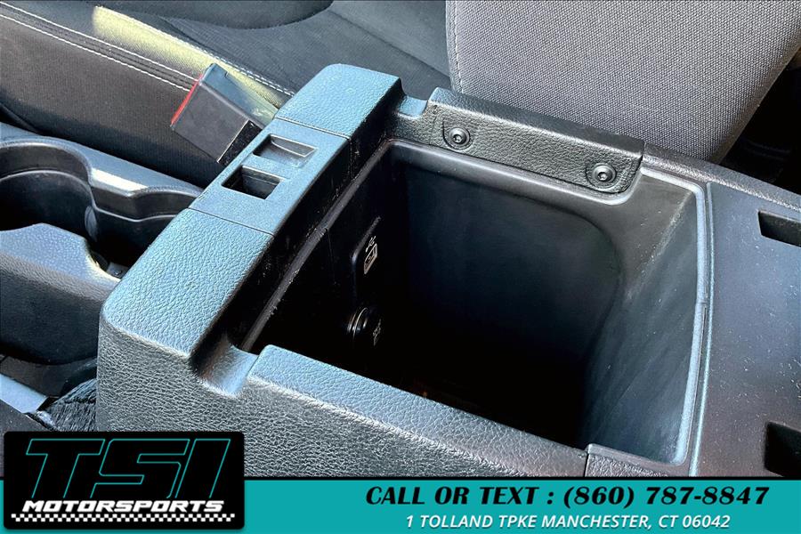 2016 Jeep Wrangler Unlimited 4WD 4dr Sahara photo