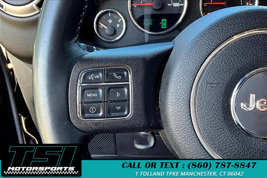 2016 Jeep Wrangler Unlimited 4WD 4dr Sahara photo