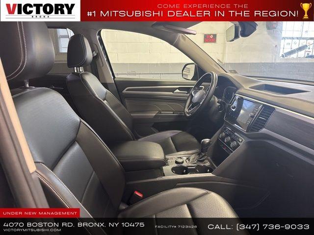 2022 Volkswagen Atlas 3.6L V6 SE w/Technology photo