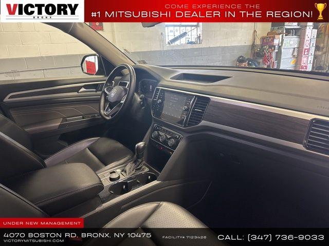 2022 Volkswagen Atlas 3.6L V6 SE w/Technology photo