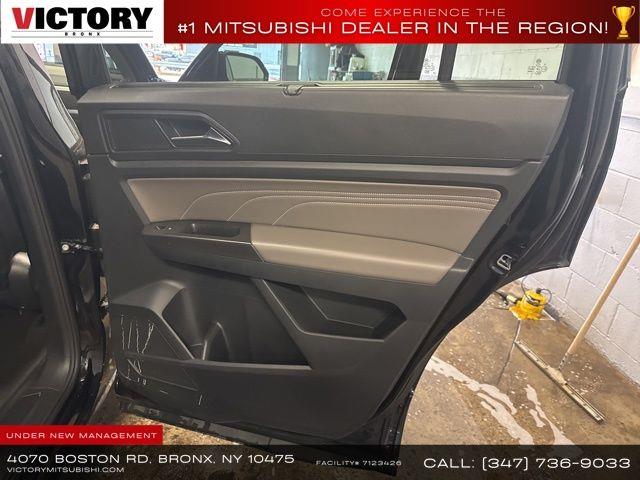 2022 Volkswagen Atlas 3.6L V6 SE w/Technology photo
