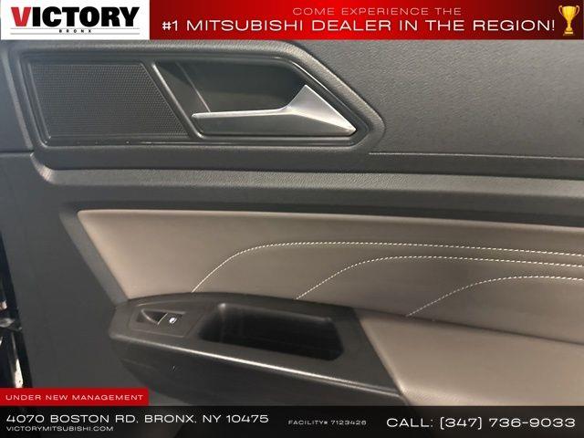 2022 Volkswagen Atlas 3.6L V6 SE w/Technology photo