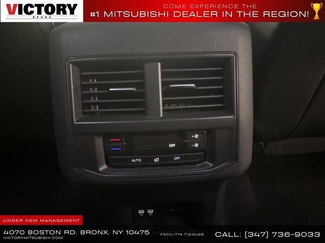 2022 Volkswagen Atlas 3.6L V6 SE w/Technology photo