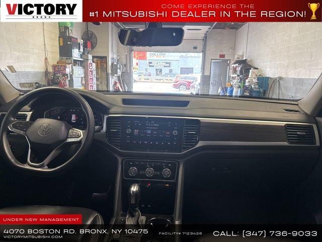 2022 Volkswagen Atlas 3.6L V6 SE w/Technology photo