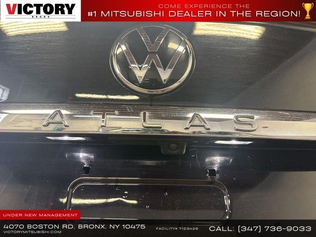 2022 Volkswagen Atlas 3.6L V6 SE w/Technology photo