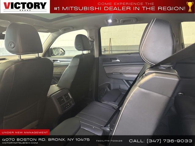 2022 Volkswagen Atlas 3.6L V6 SE w/Technology photo