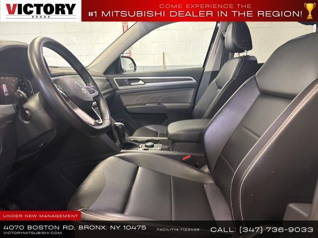 2022 Volkswagen Atlas 3.6L V6 SE w/Technology photo